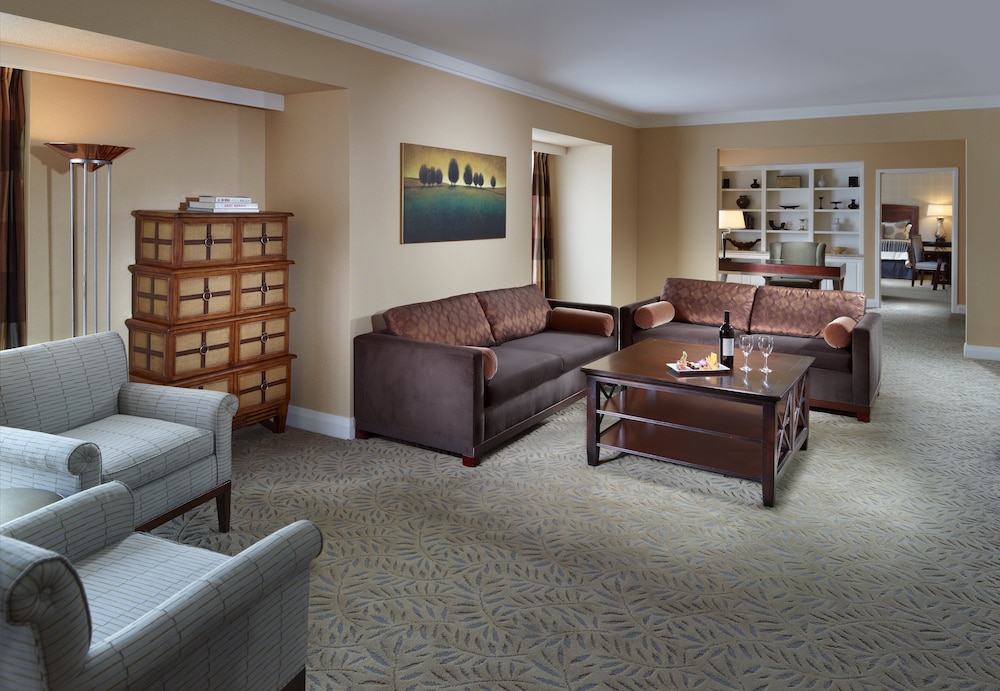 Omni Los Angeles Hotel at California Plaza 19