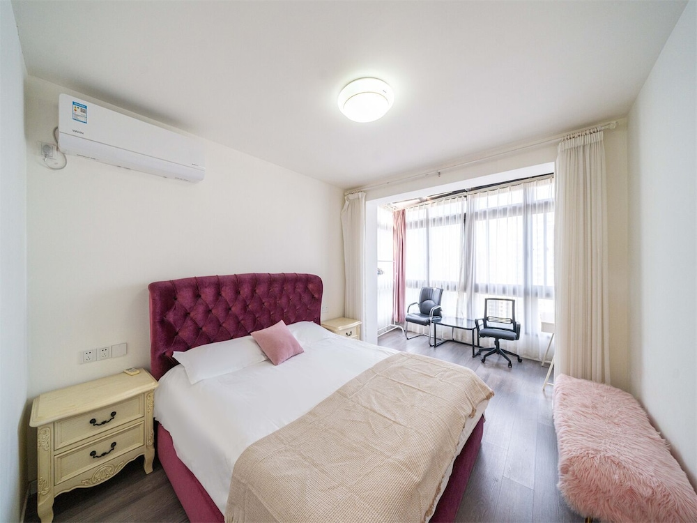 Book and Bed-Lujiabang