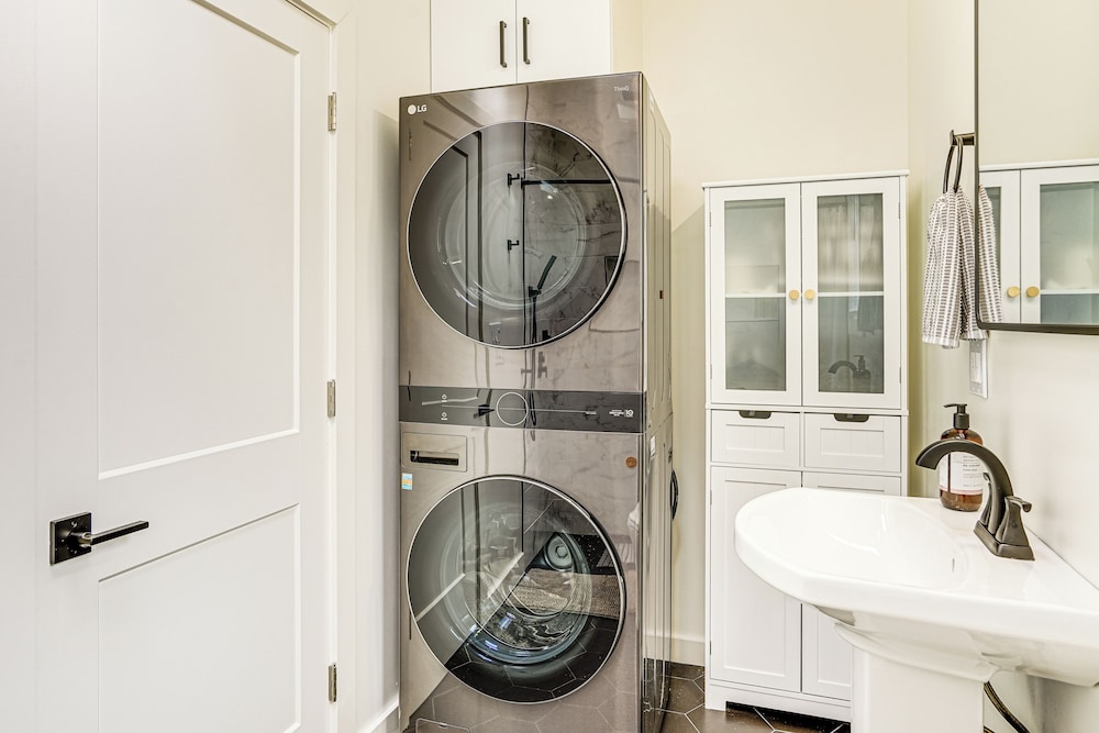 Bay Area Apt w/ Patio: Near Parks & Hiking!