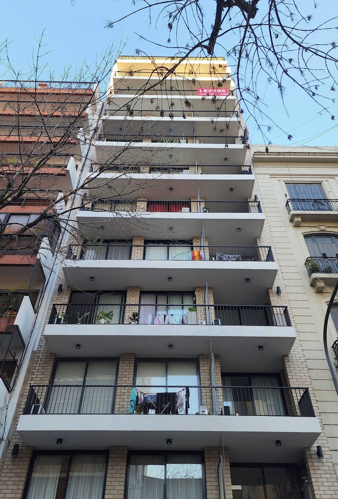 Alberti 360 Charming City Center Apartment With Shared Pool