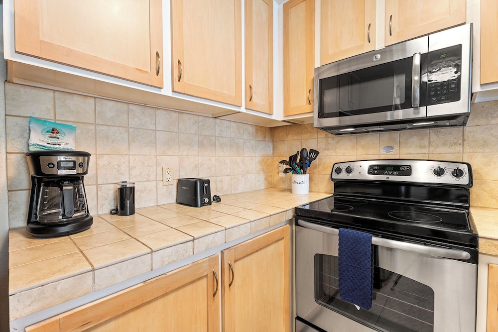 Direct Ocean Front - Upgraded Unit - Free Concierge - Vrkcv