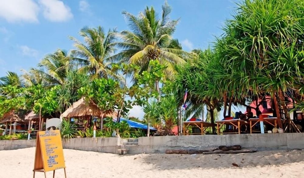 Lanta Emerald Bungalow