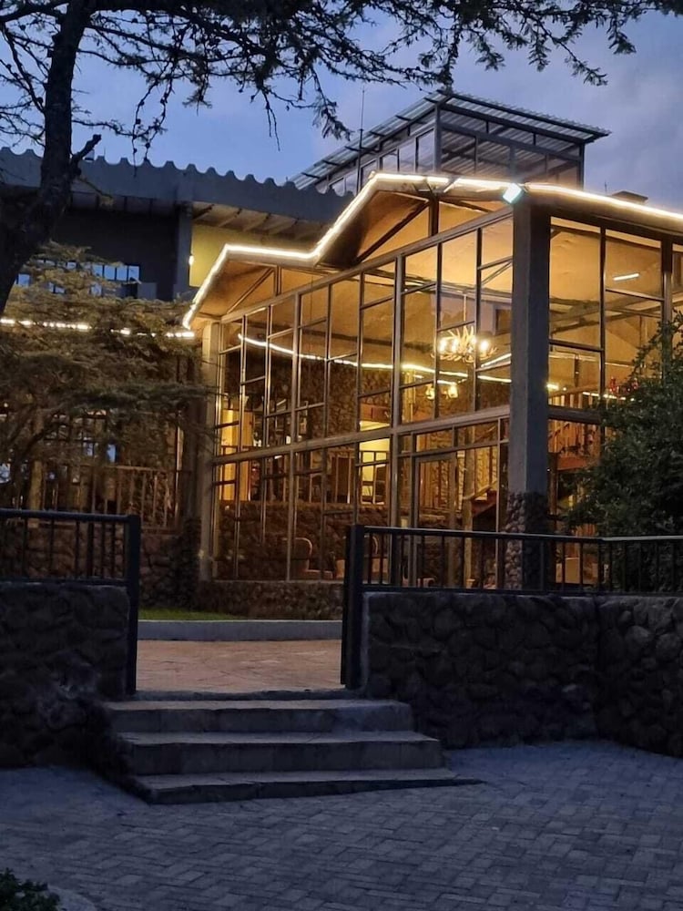 Kambi Mstuni Resort