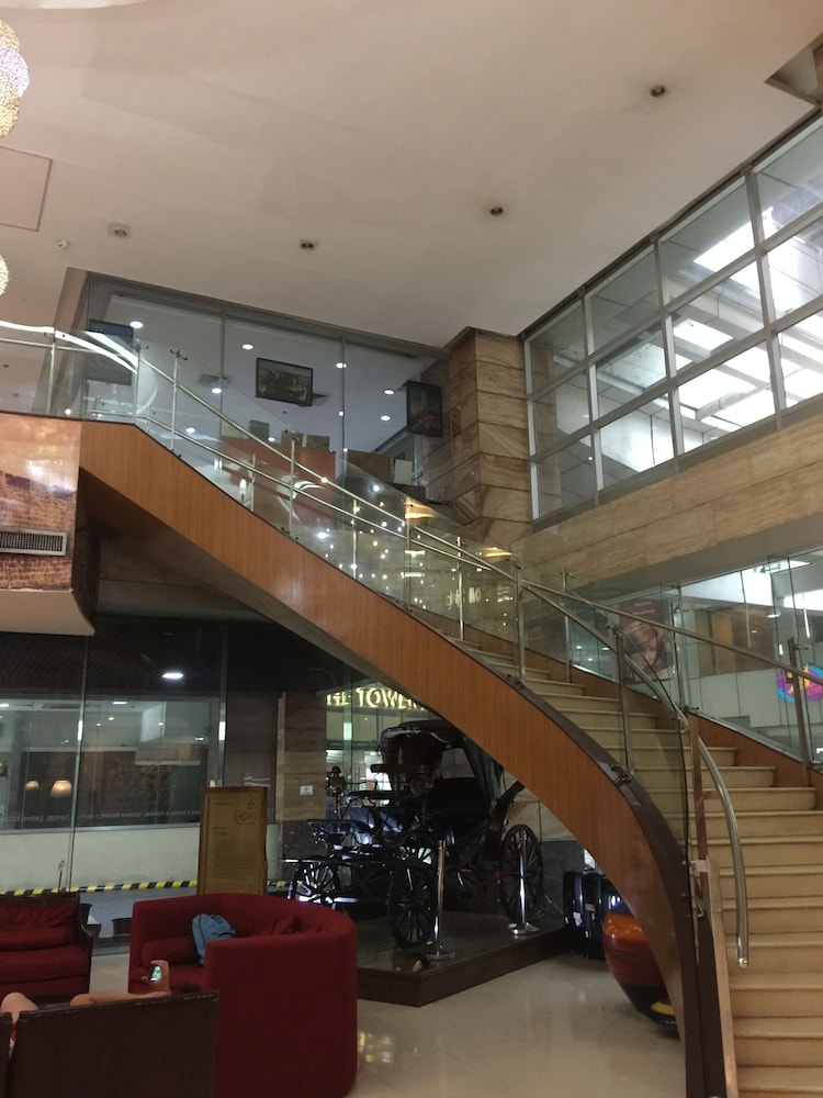 Cebu Vacations - Crown Regency Hotel and Towers - Property Image 2