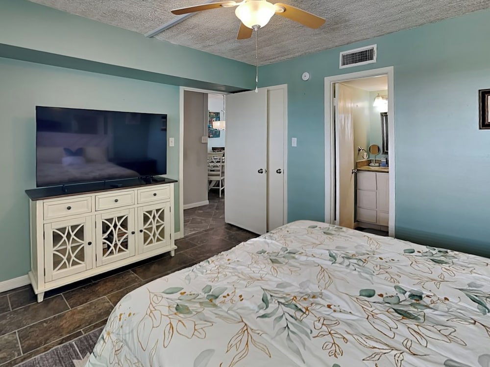 Sunny Sands by Ryson Vacation Rentals