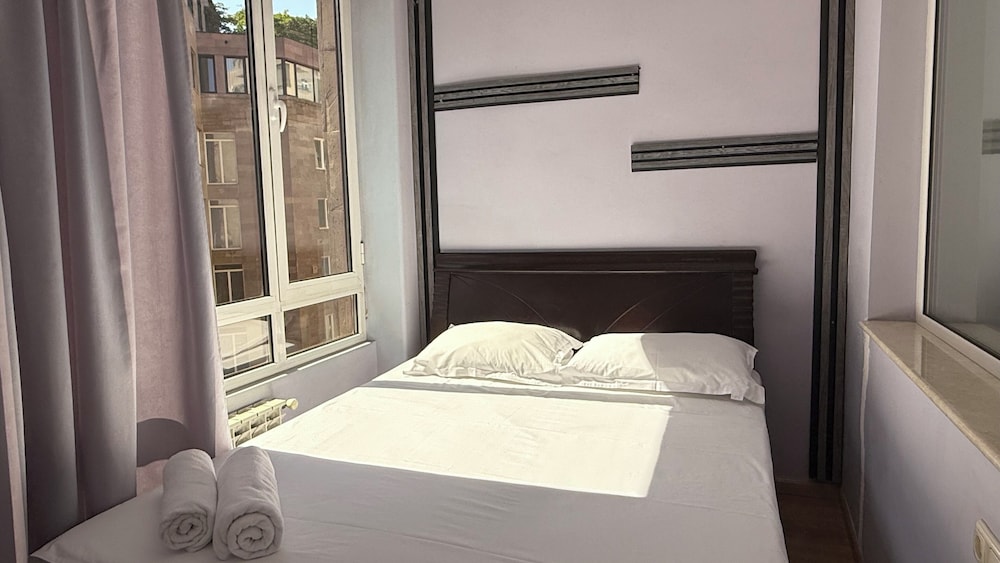 Comfortable apartments on Northern Avenue by Sweet Home