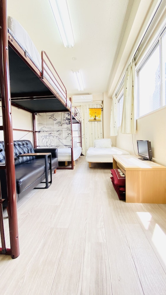 GUEST HOUSE B's Five II - Hostel