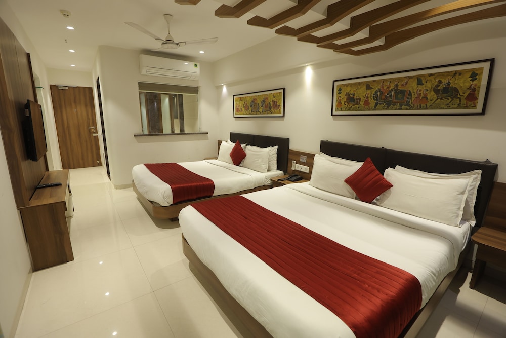 Hotel Shreeji Vatika-Airport Road