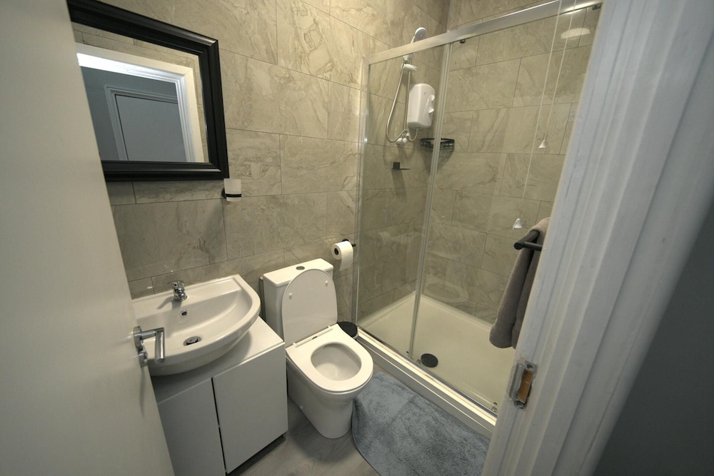 Charming Oxford Apartment in Telford - Flat 1