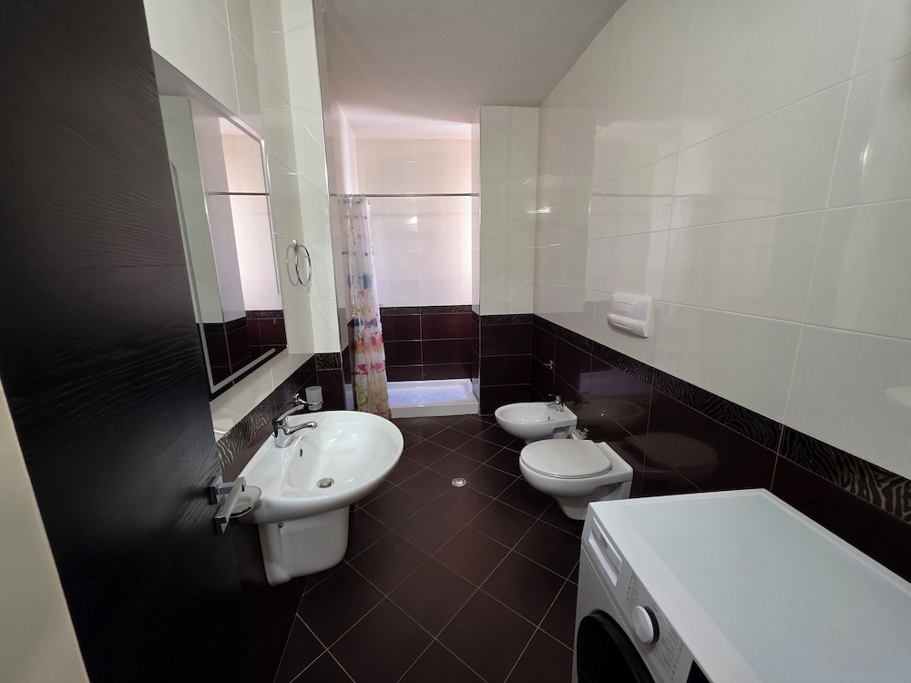 Thomas K Veranda Apartment