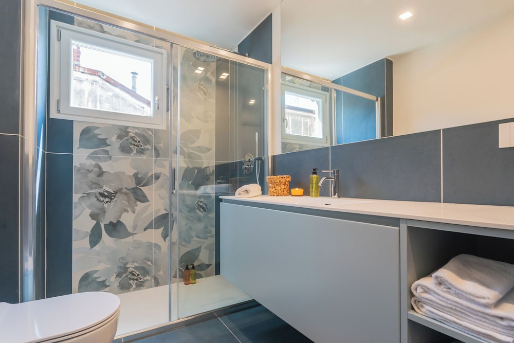 Como Volta Square With Terrace by Rent all Como