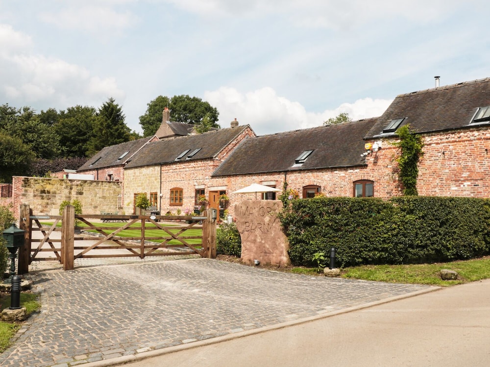 Manor Barn