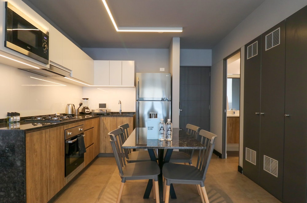 w Prestigious 2BR w Amazing Deco in San Isidro