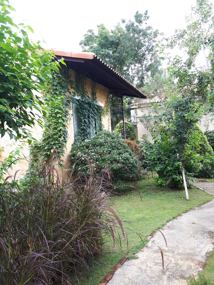 Villa Tuscany Country Resort