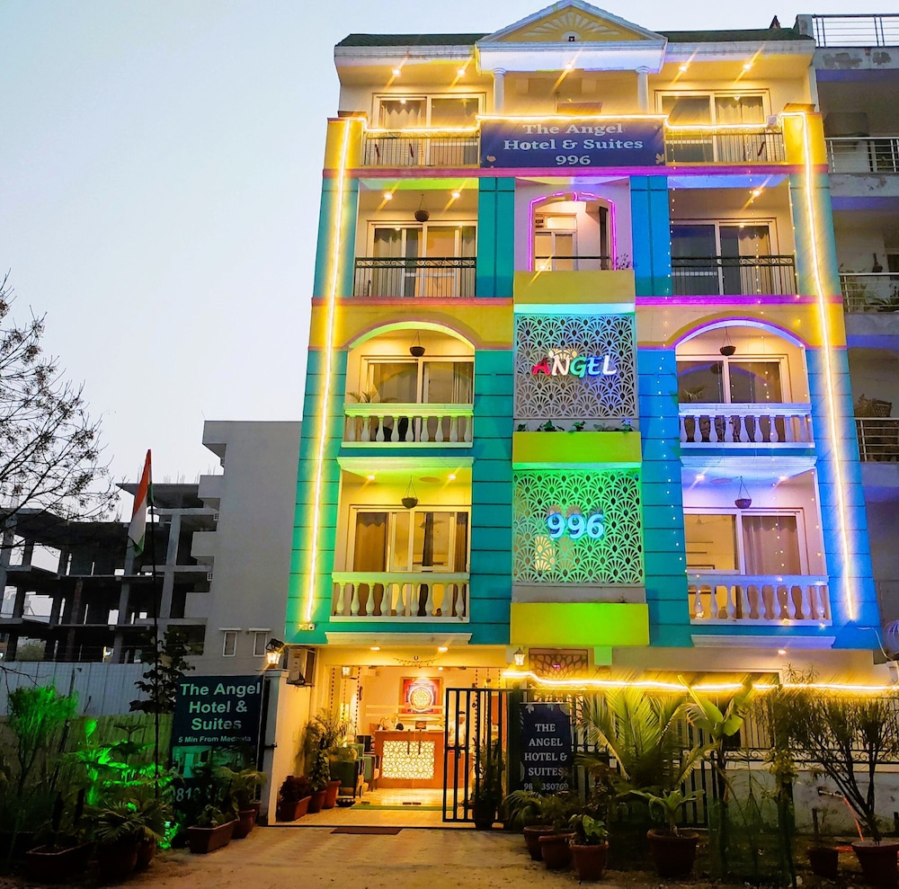 The Angel Hotel And Suites