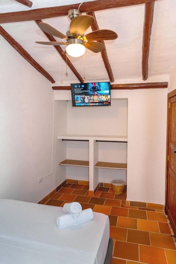 Traveler Hostel