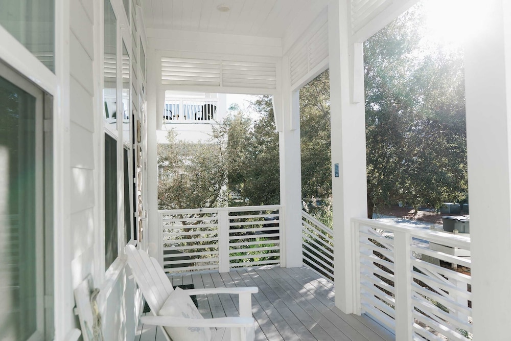 Serenity by the Sea by Avantstay Walk to Beach + Pool Access!
