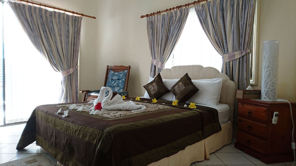 Carana Hilltop Villa photo 3