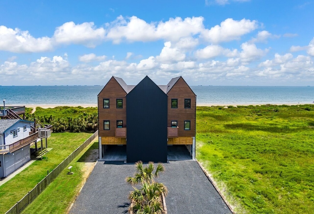 The Coppertone House 6 Bedroom Home