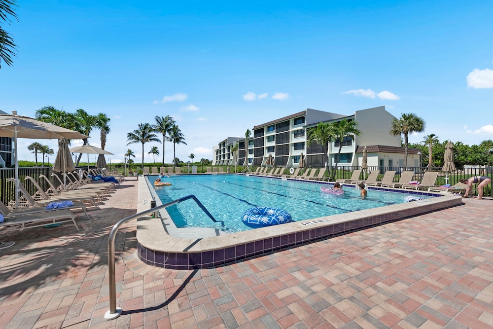 Loggerhead Cay 472 - Beach Front Pet-friendly