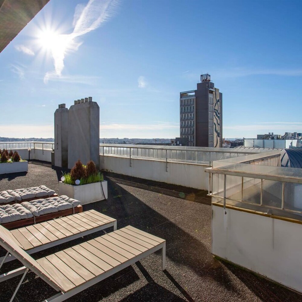 Liiiving in Porto - Light Terrace Apartment view 2