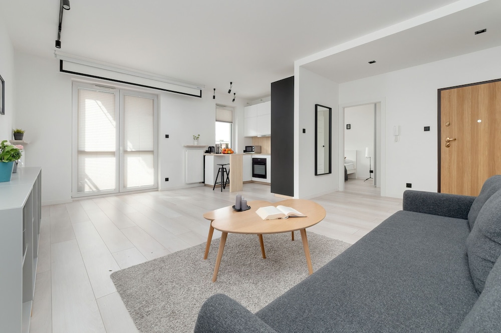 Łąkowa Apartment Łódź by Renters
