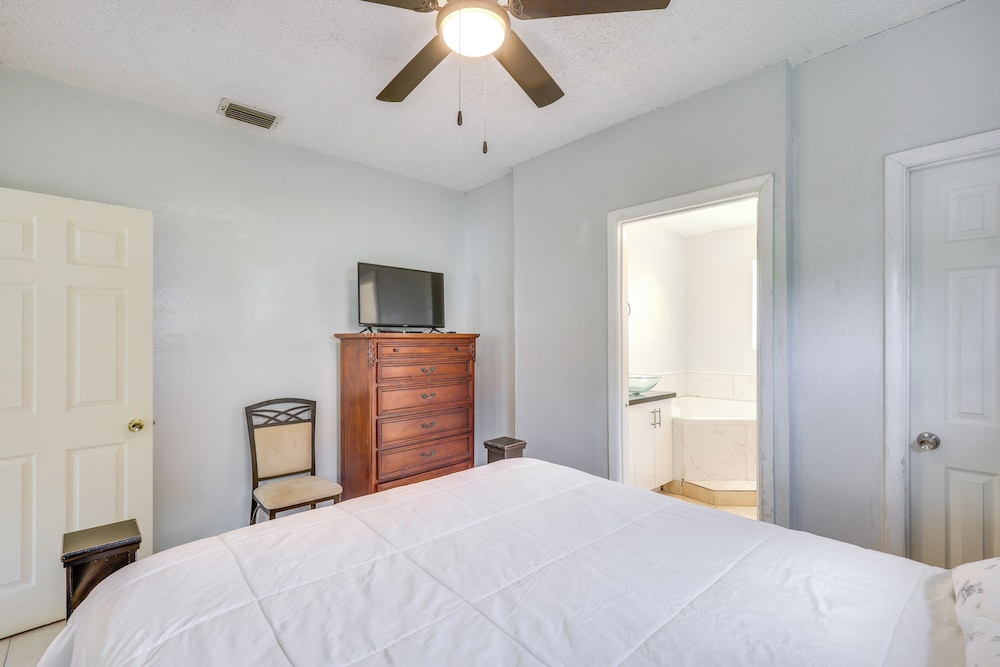 Stay Near Las Olas Beach: Home w/ Fenced Backyard