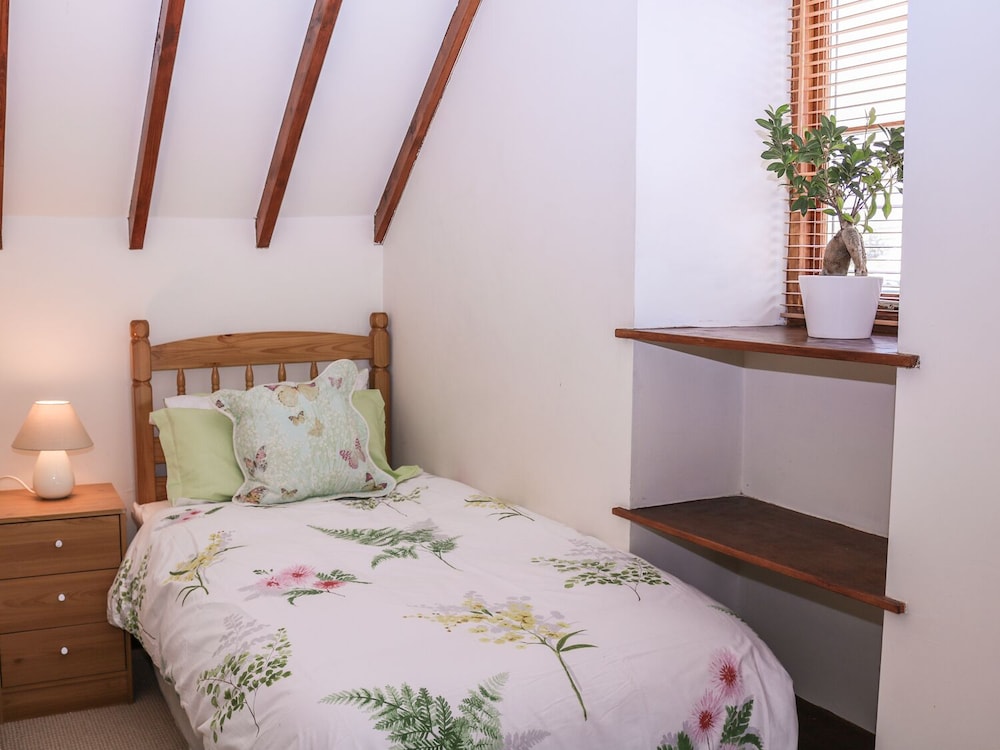 Shire Cottage at Top Butterley Farm view 3