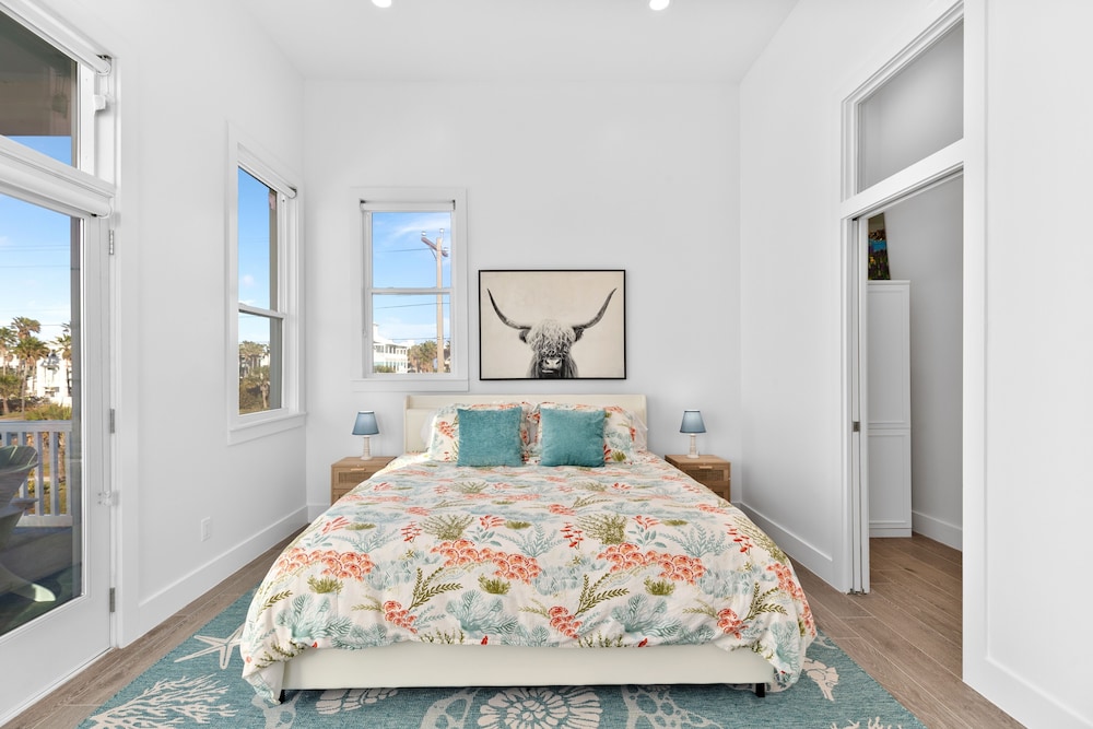 The Scarlett - Private Home At The Shores 3 Bedroom Home