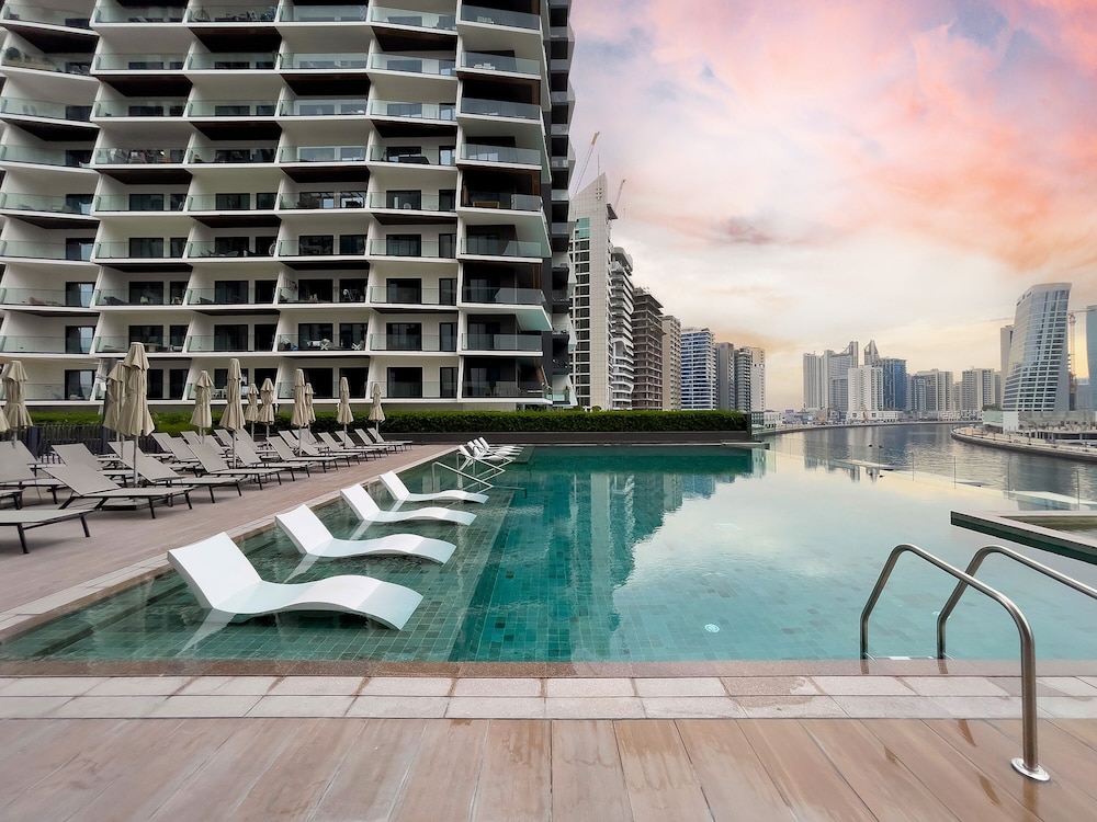 Elegant 1BR at 15 Northside