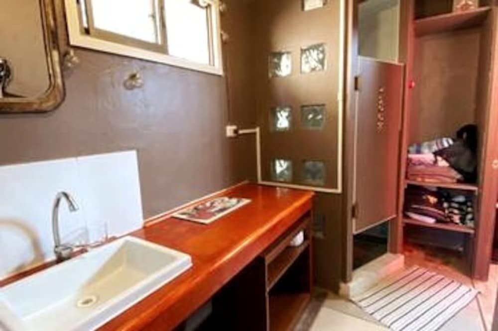 Girasol Studio BBQ Kitchen Parking Shared Pool