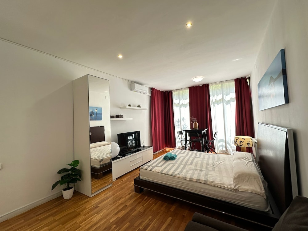 Rooms Nuevo Arago