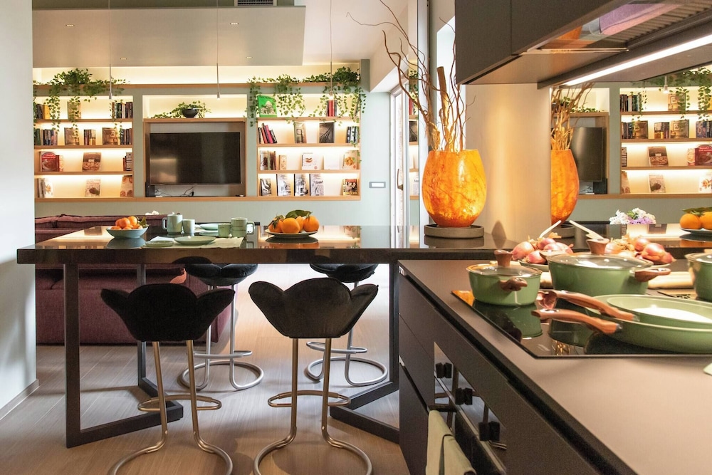 Charming Roma Apartment With Terrace - Perfect for Families and Friends
