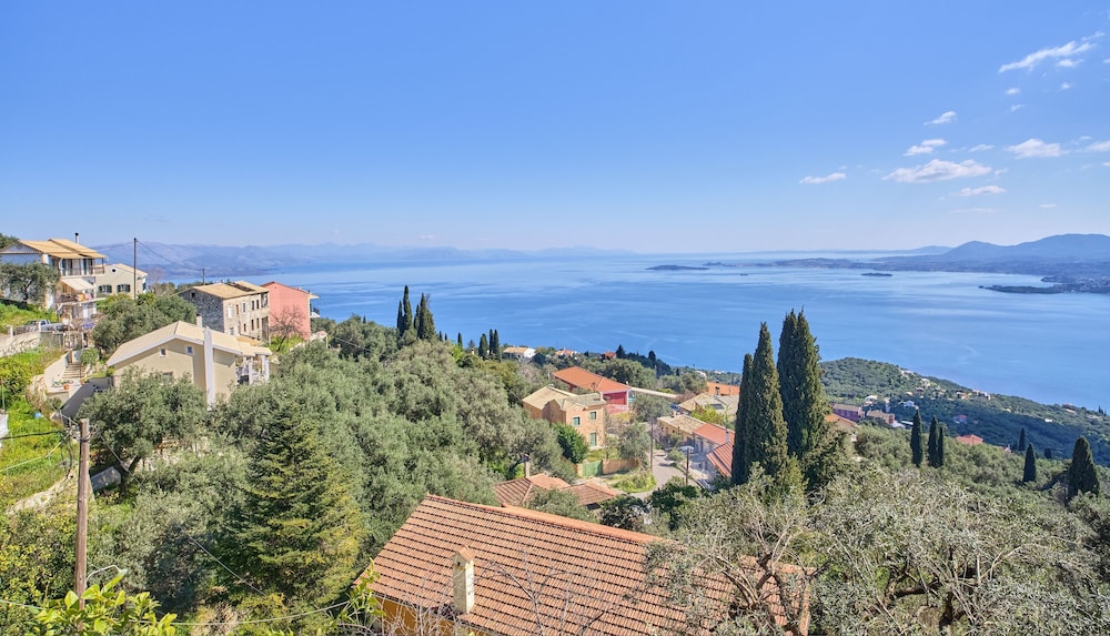 Christine's Seaview by Corfuescapes