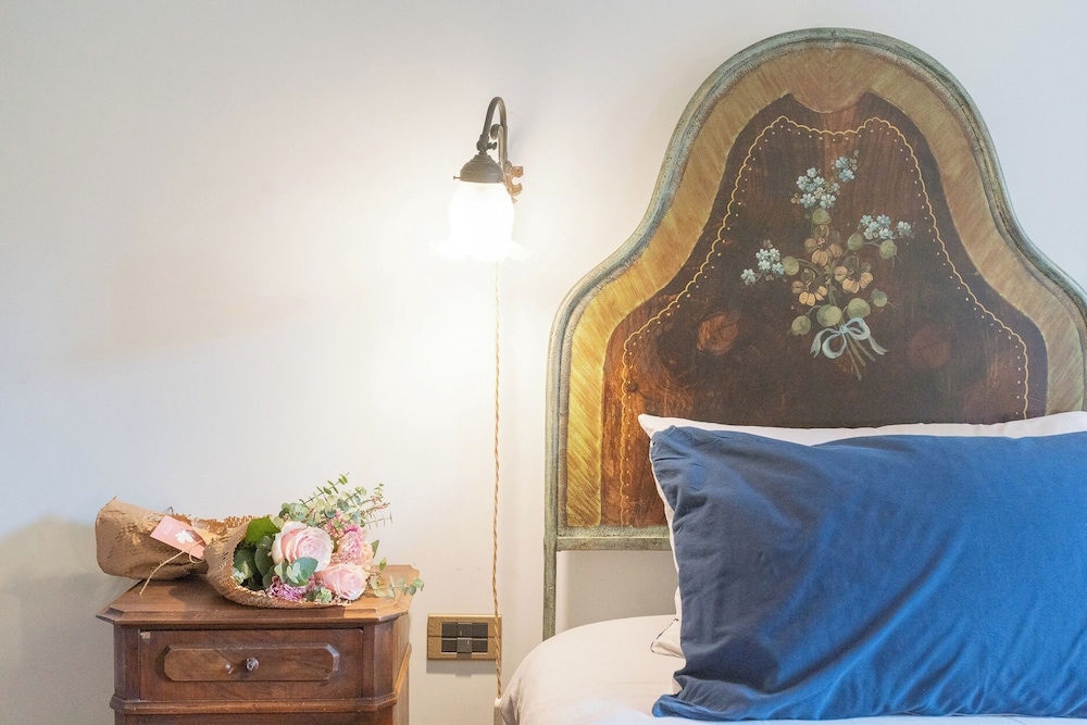 Villa Torre di Palanzo With Magnificent View by Rent all Como