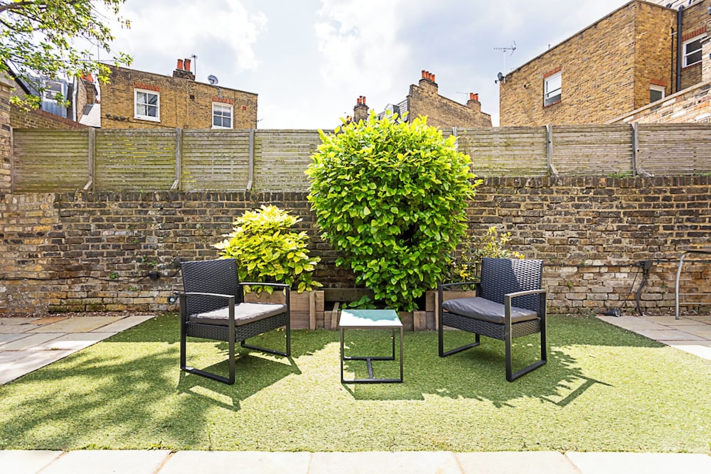 outdoor bbq area