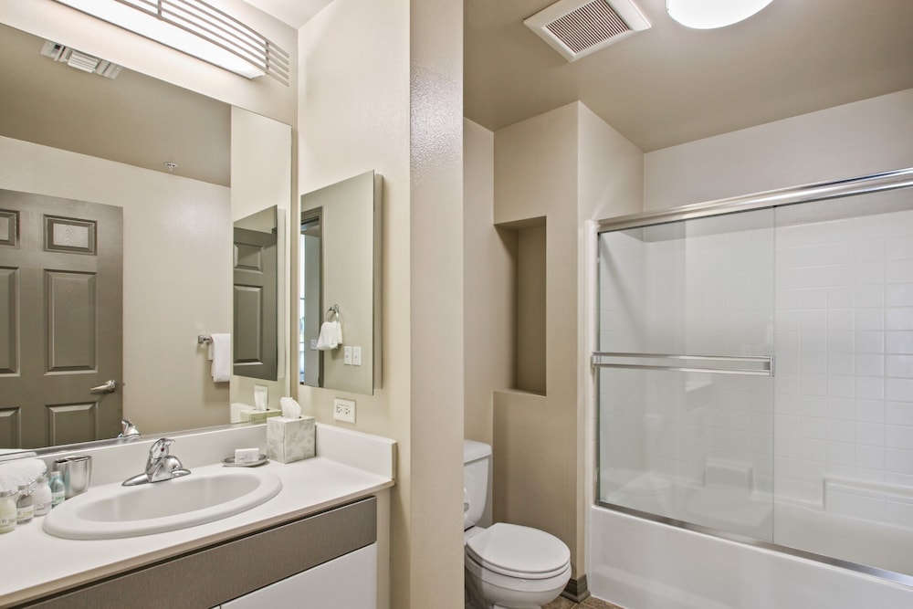 Global Luxury Suites at Marina Del Rey