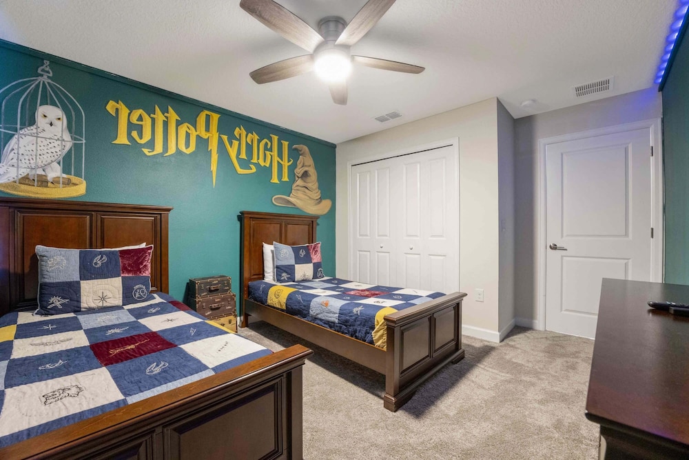 Stunning 4Bd Near Disney w Pool Storey Lake 4369