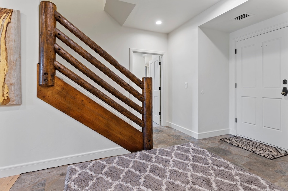 Trail's End Lodge at Deer Valley Resort - Three Bedroom Residence with Spa #501 3 Condo