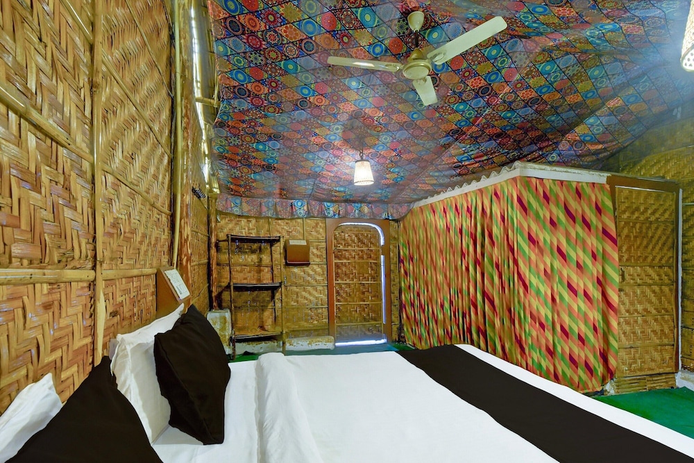 Luxury Stays With Pool Near Akshardham Temple