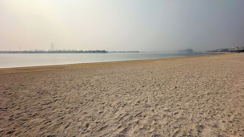 Waves - Premium Seaside Retreat With Private Beach