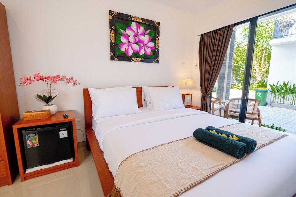 Crystal Flow Guest House & Apartment Canggu