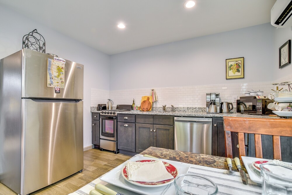 Seneca Lake Wine Trail Studio w/ Balcony & Views!