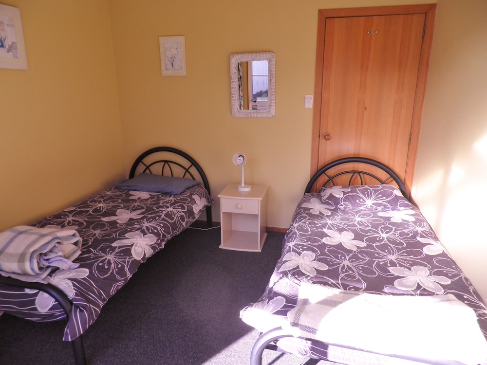 Bazil's Hostel & Surf School