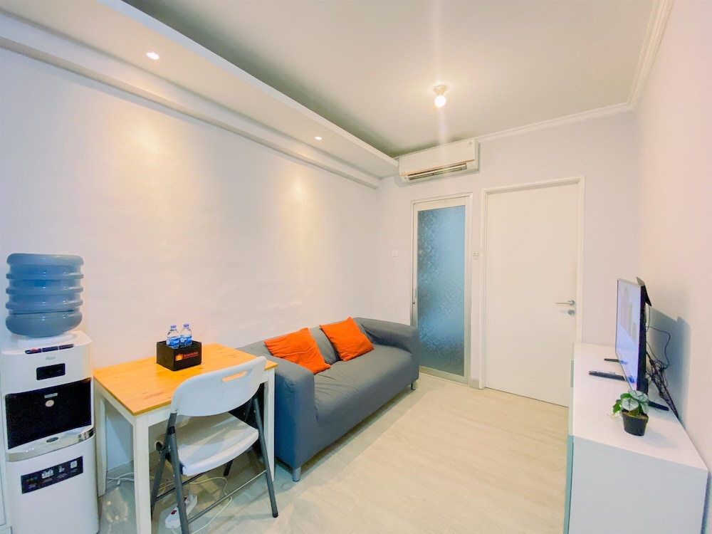 Warm And Cozy Stay 2Br Pakubuwono Terrace Apartment