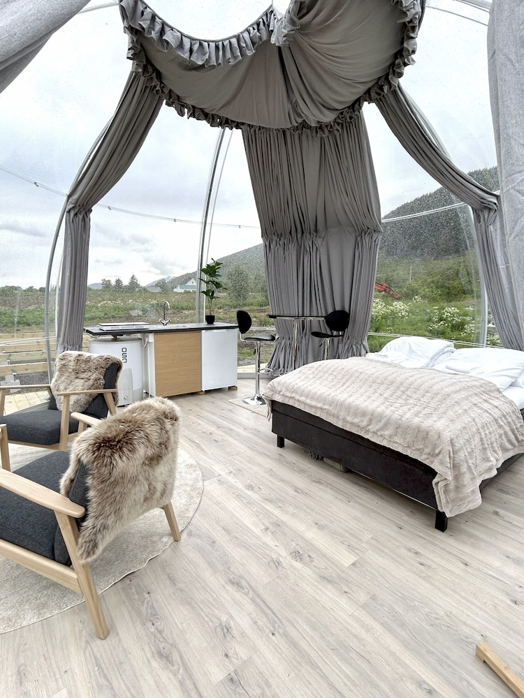 Arctic Glamping-Dome