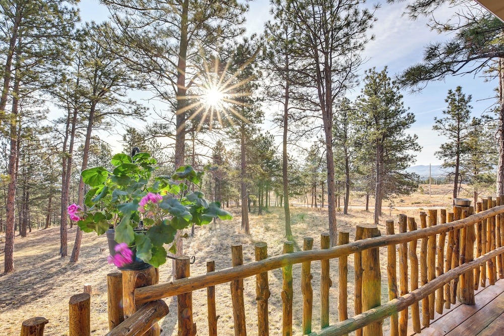 5 Mi to Town: Mtn-view Gem w/ Deck in Hot Springs