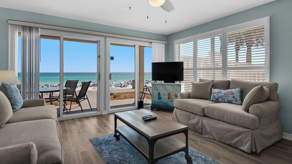 Crystal Sands 112b: Beachfront Condo With Front-row Gulf Views