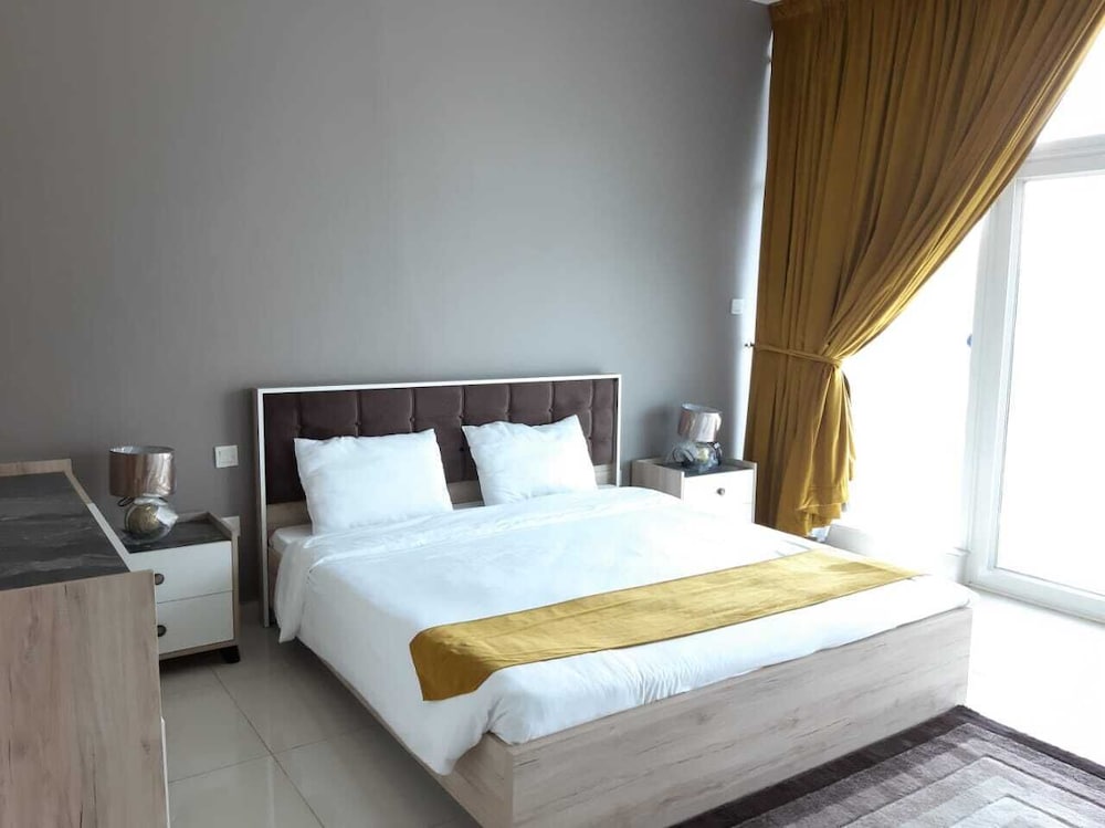 Golden Stay Vacation Continental Tower