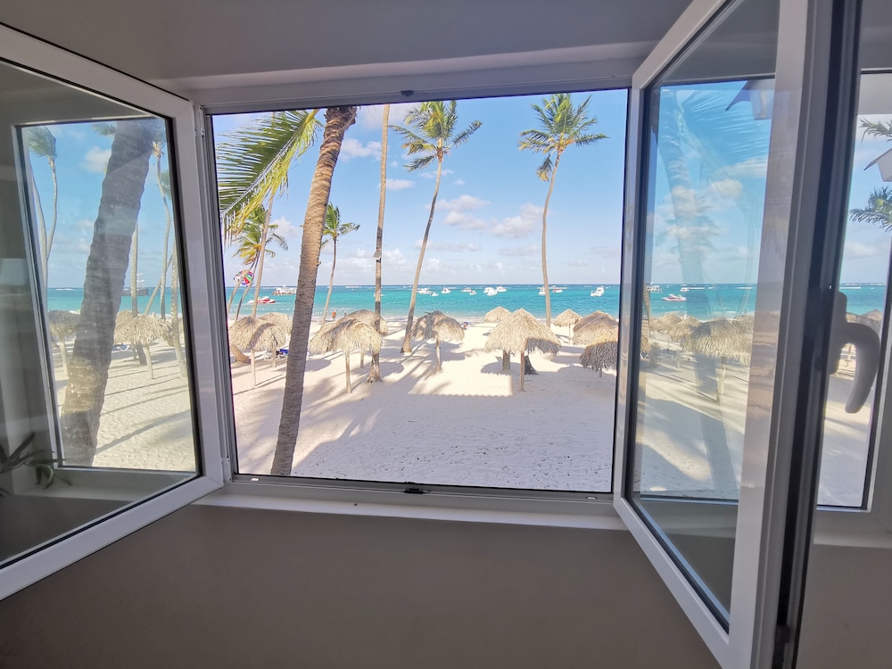 Los Corales Tropical Beach Resort & SPA